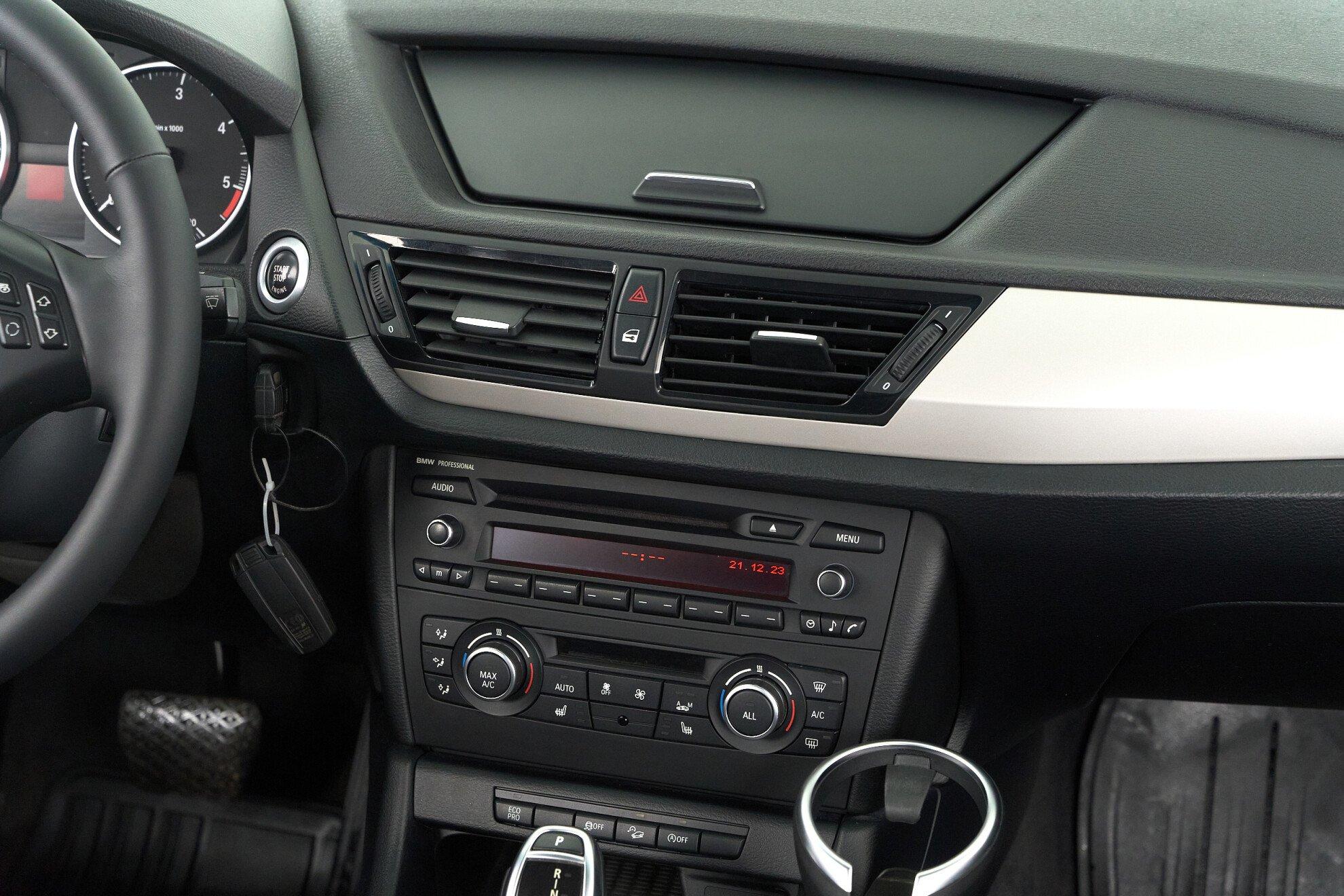 BMW X1 2014, белый