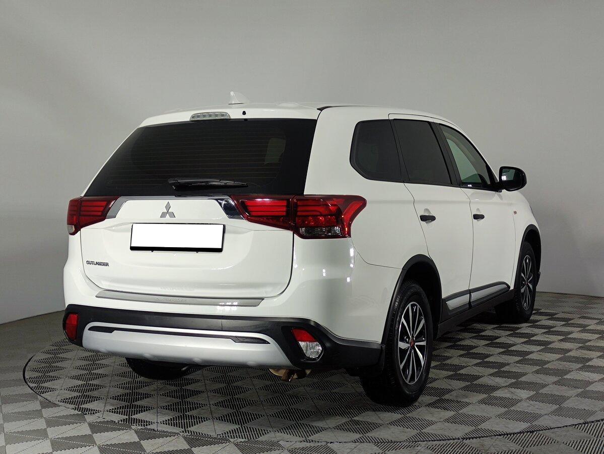 Mitsubishi Outlander 2020, белый