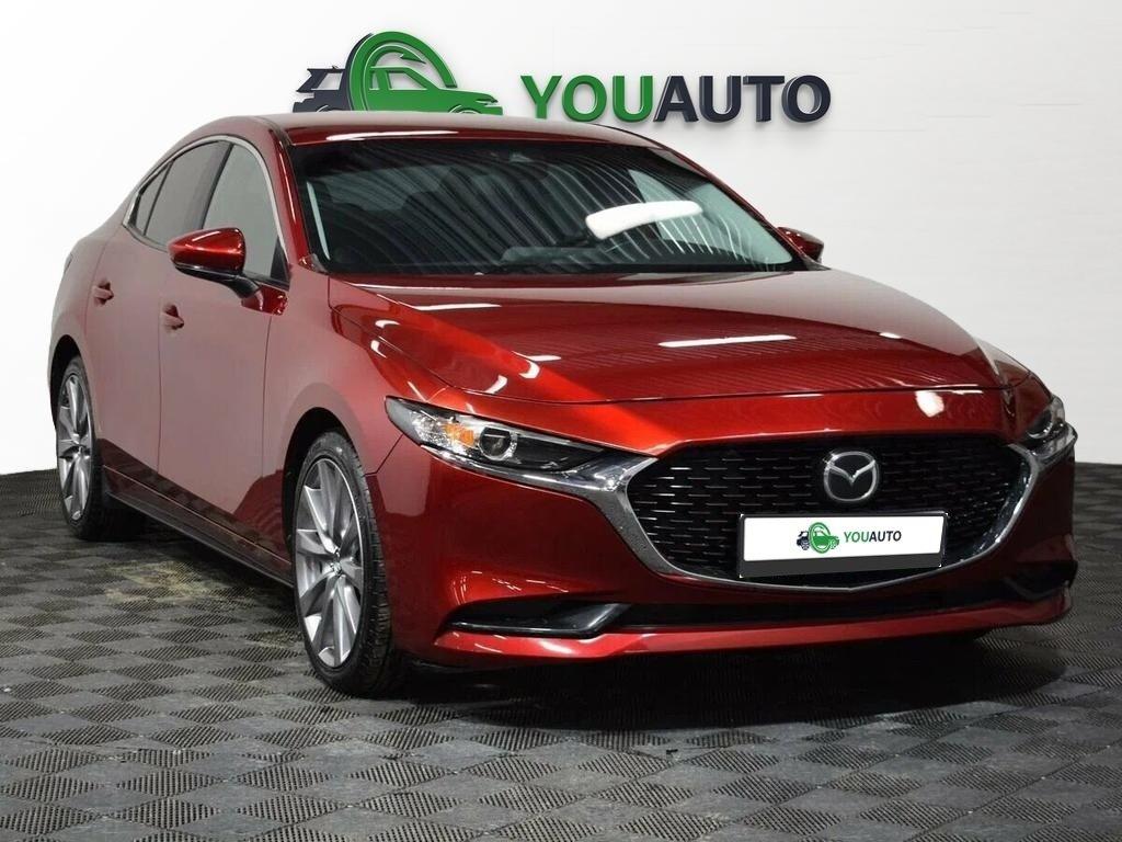 Mazda 3 2019, красный