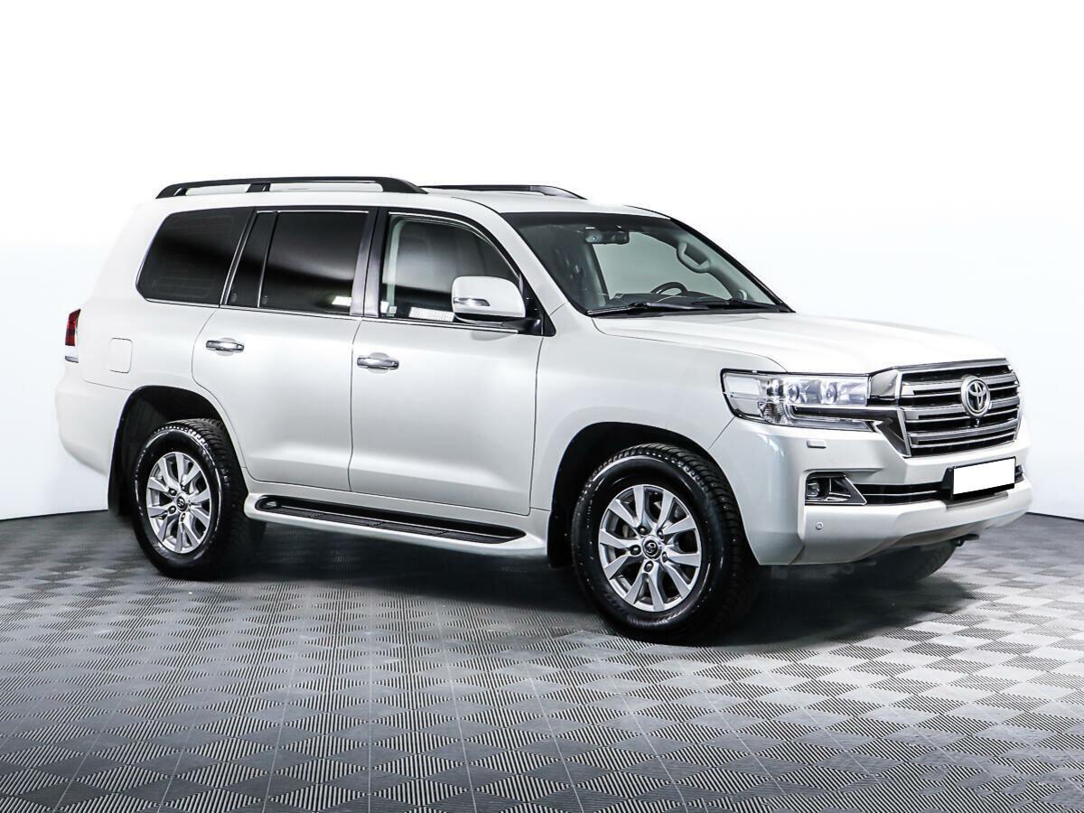 Toyota Land Cruiser 2019, белый
