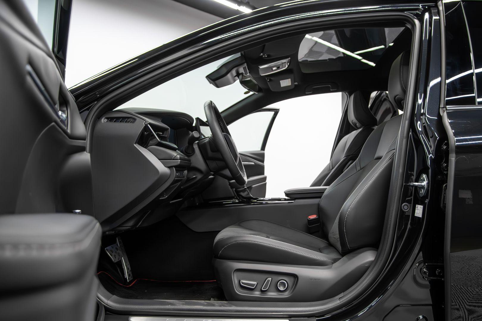 Toyota Camry 2024, черный