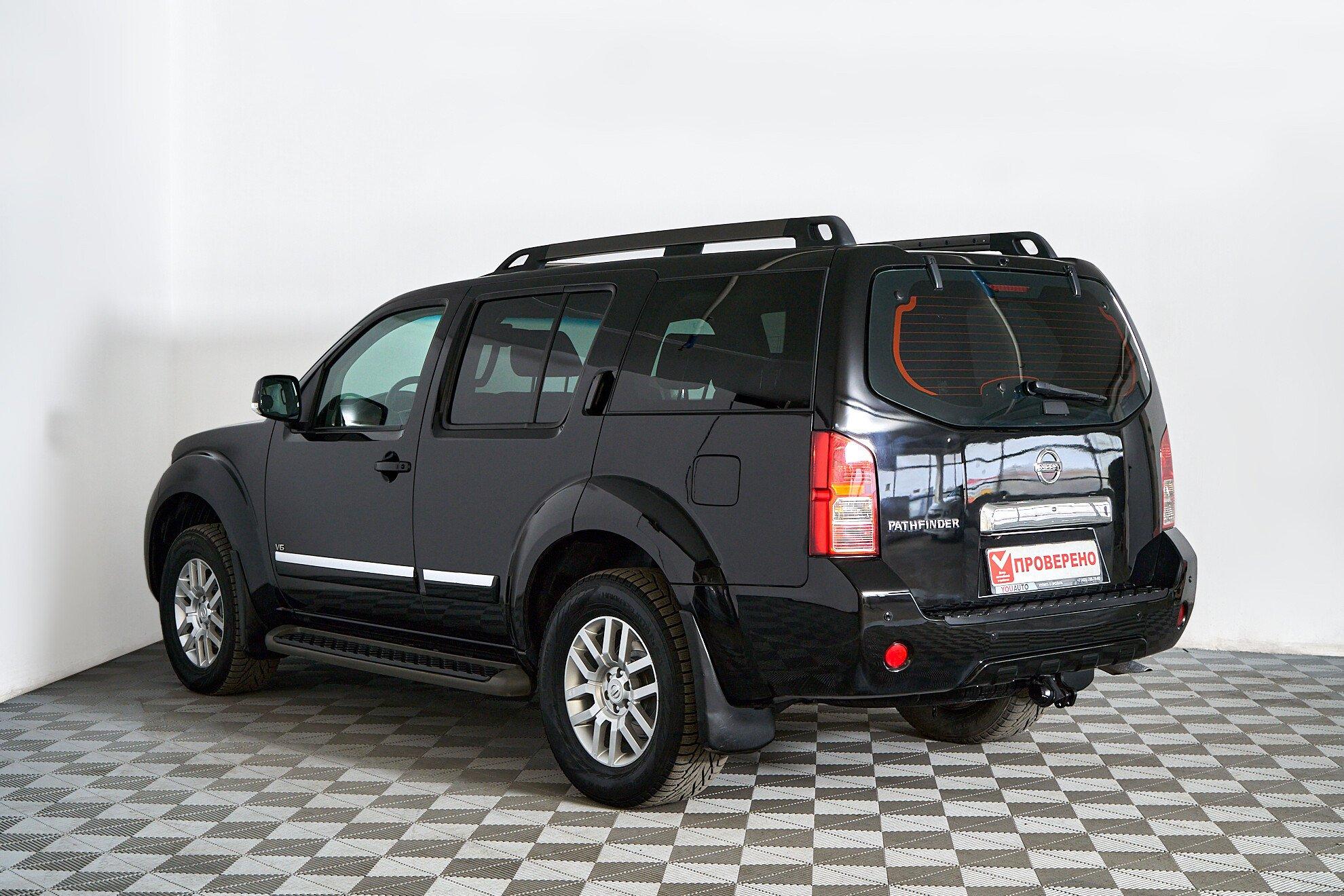 Nissan Pathfinder 2012, черный