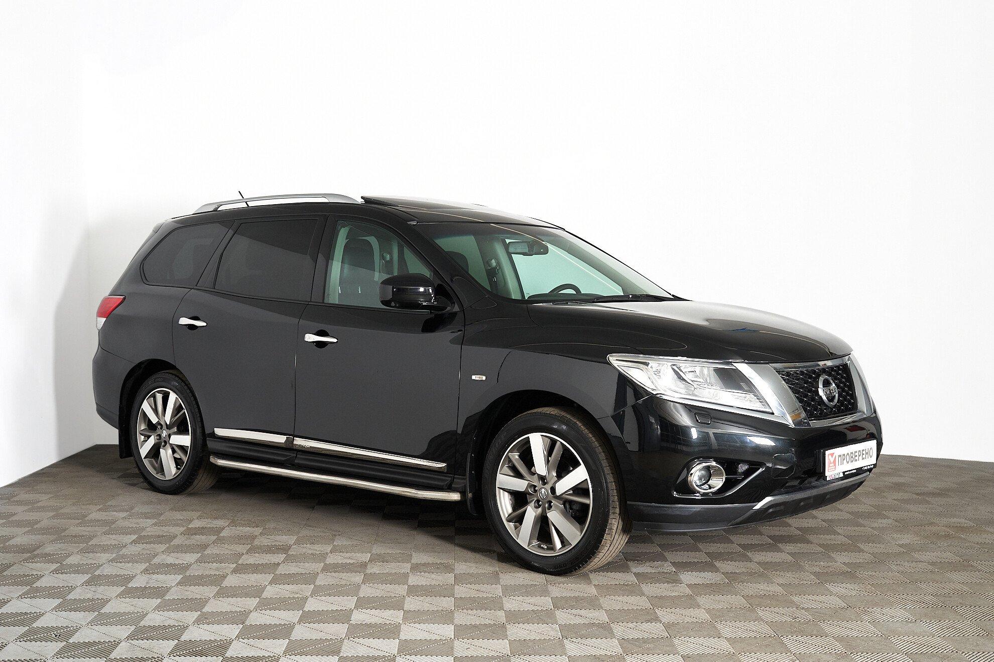 Nissan Pathfinder 2015, черный