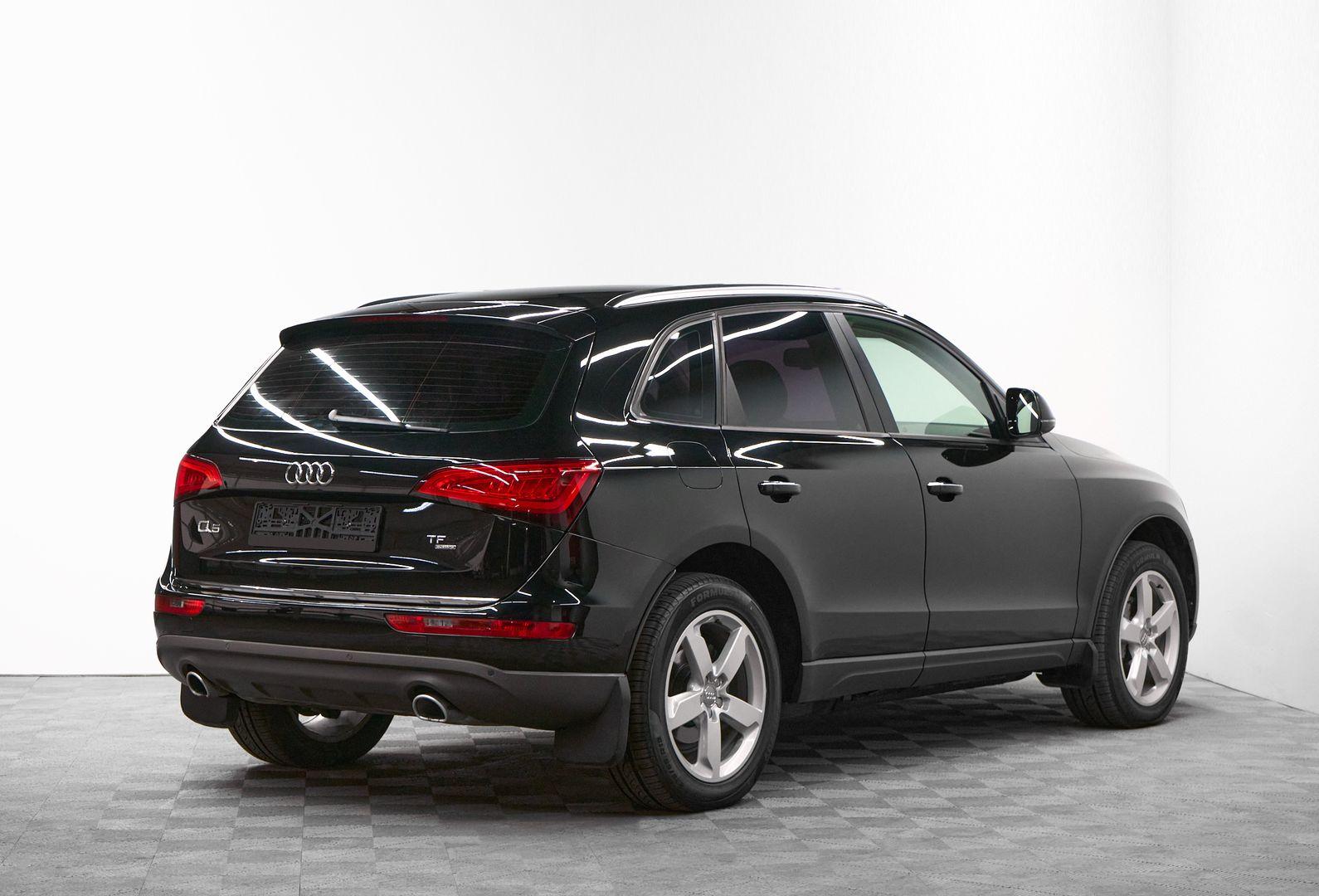 Audi Q5 2012, черный