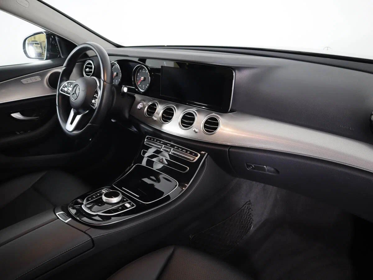Mercedes-Benz E-Класс 2016, черный