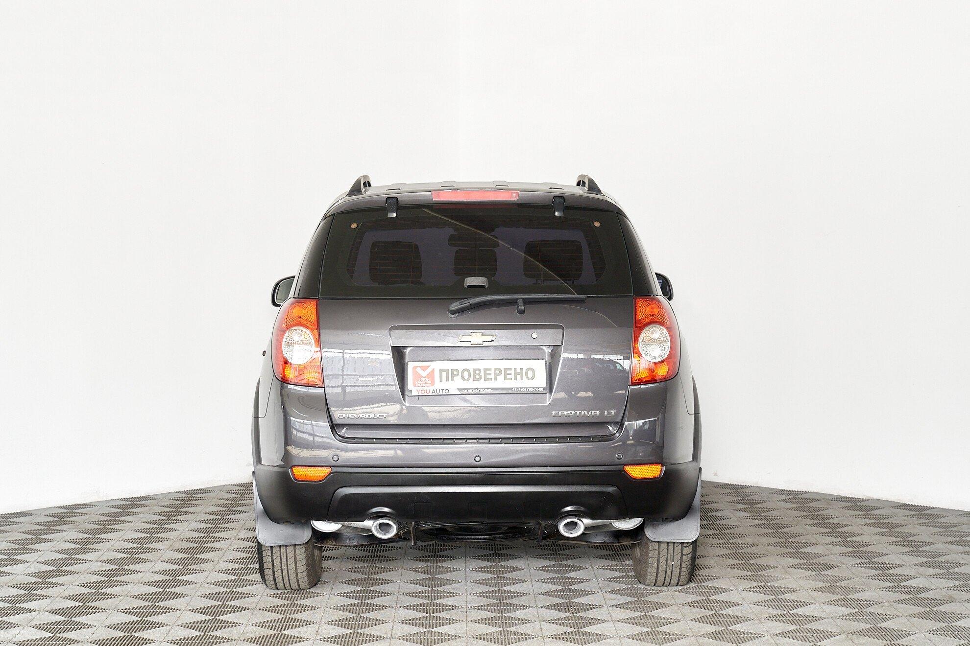 Chevrolet Captiva 2013, серый