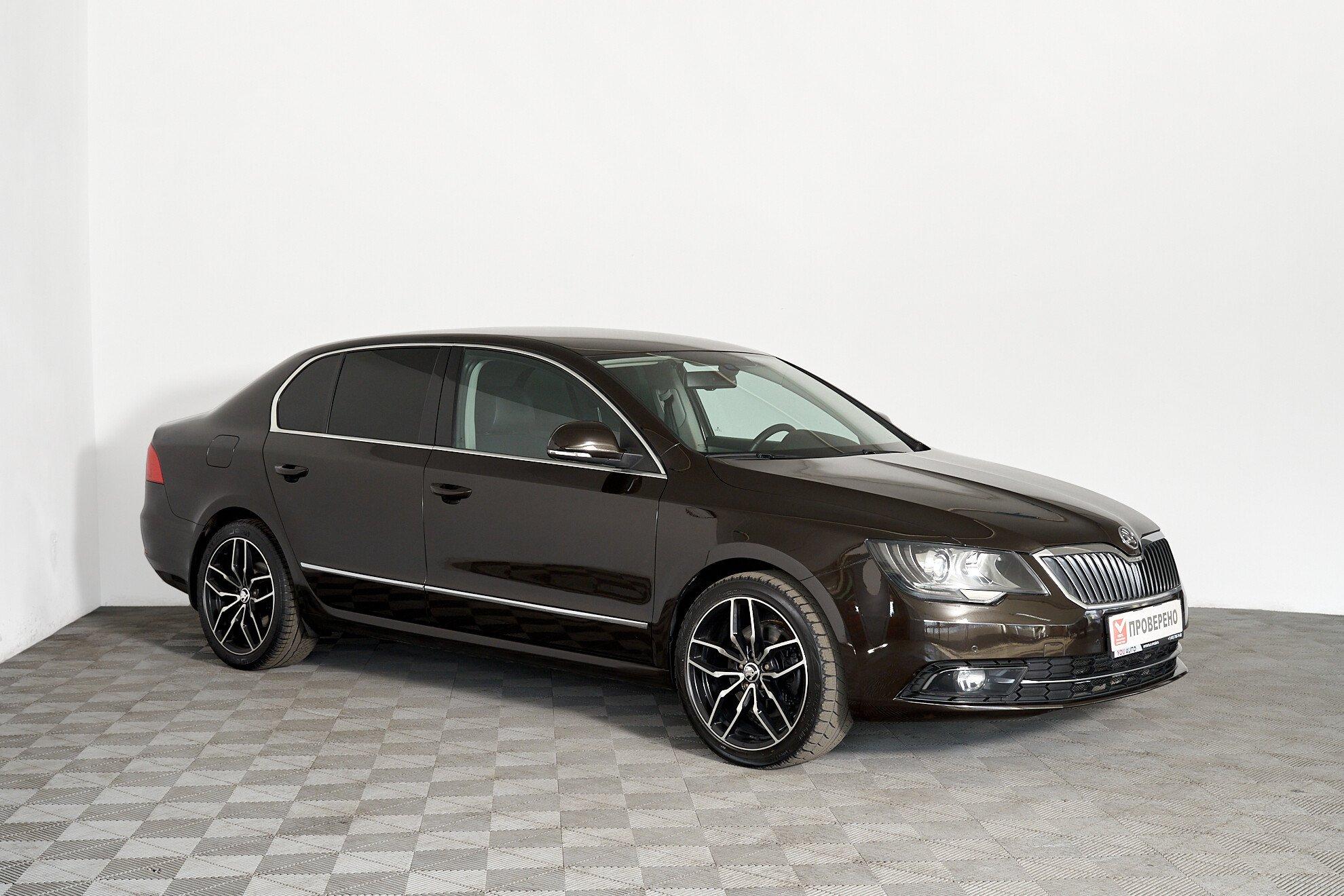 Skoda Superb 2014, коричневый