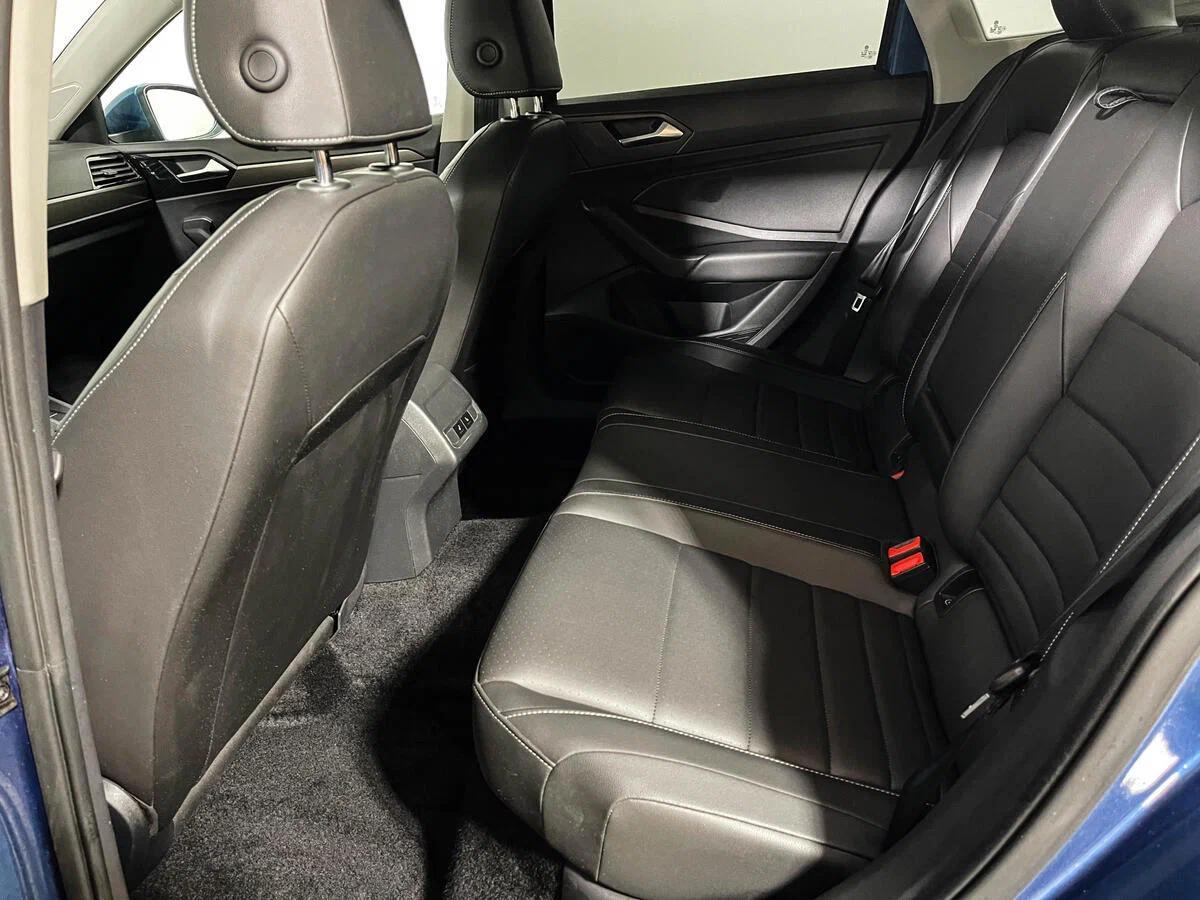 Volkswagen Jetta 2021, синий