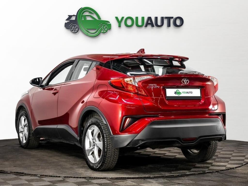 Toyota C-HR 2018, красный