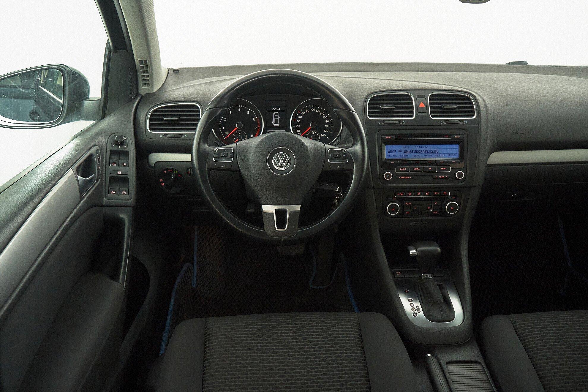 Volkswagen Golf 2011, синий