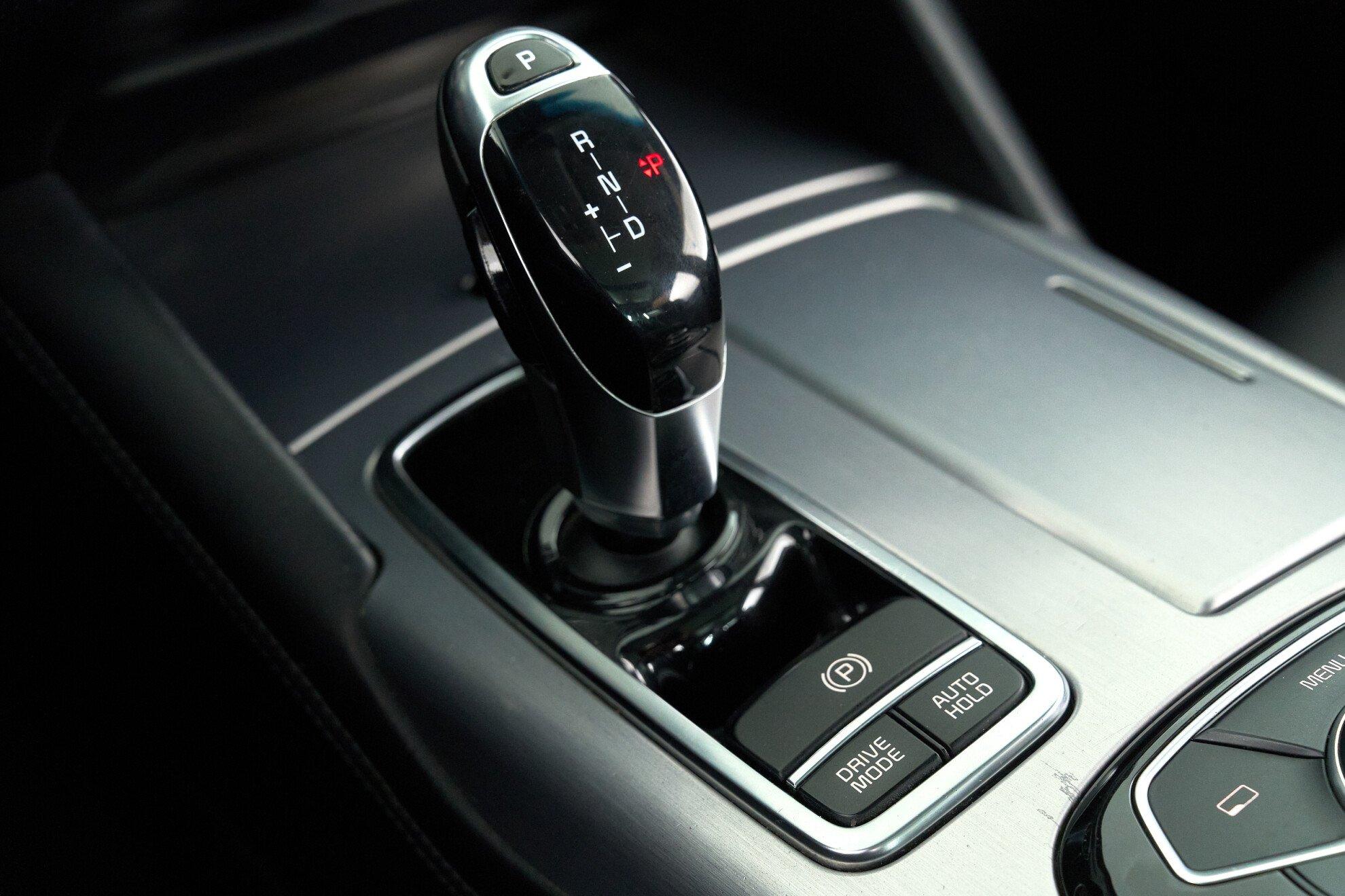 Kia Quoris 2015, черный