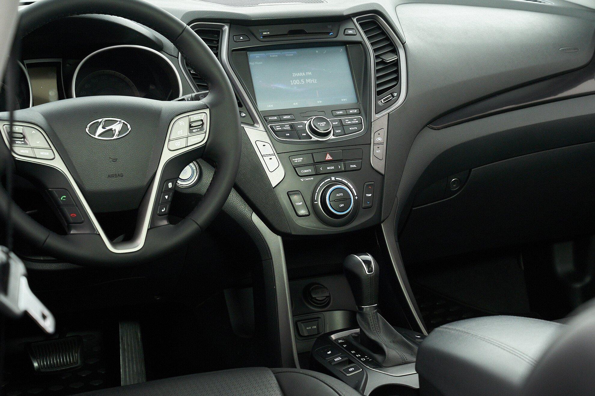 Hyundai Santa Fe 2014, серебряный