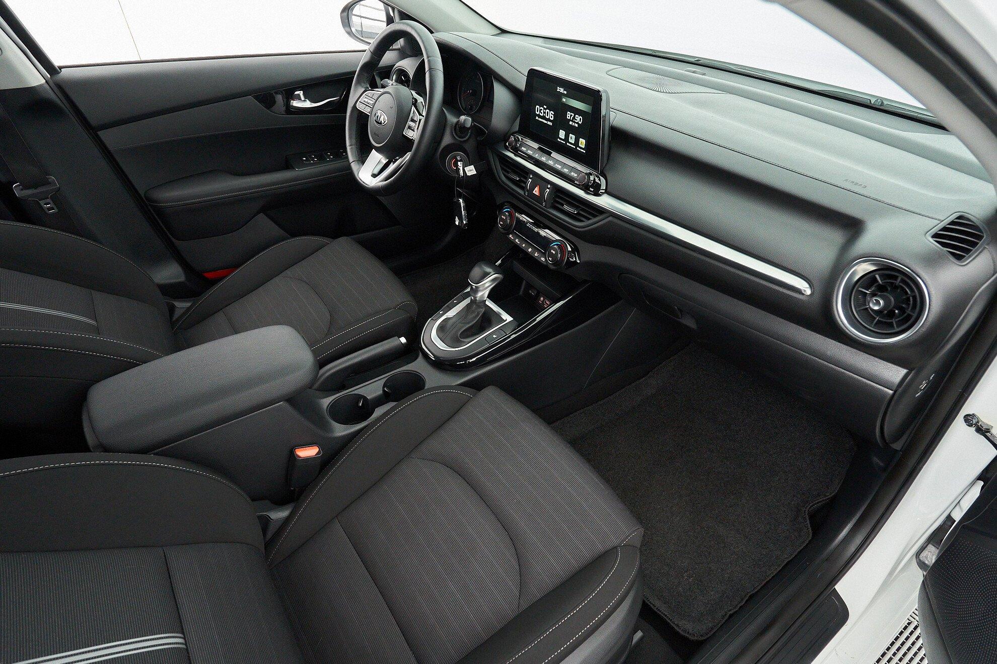 Kia Cerato 2019, белый