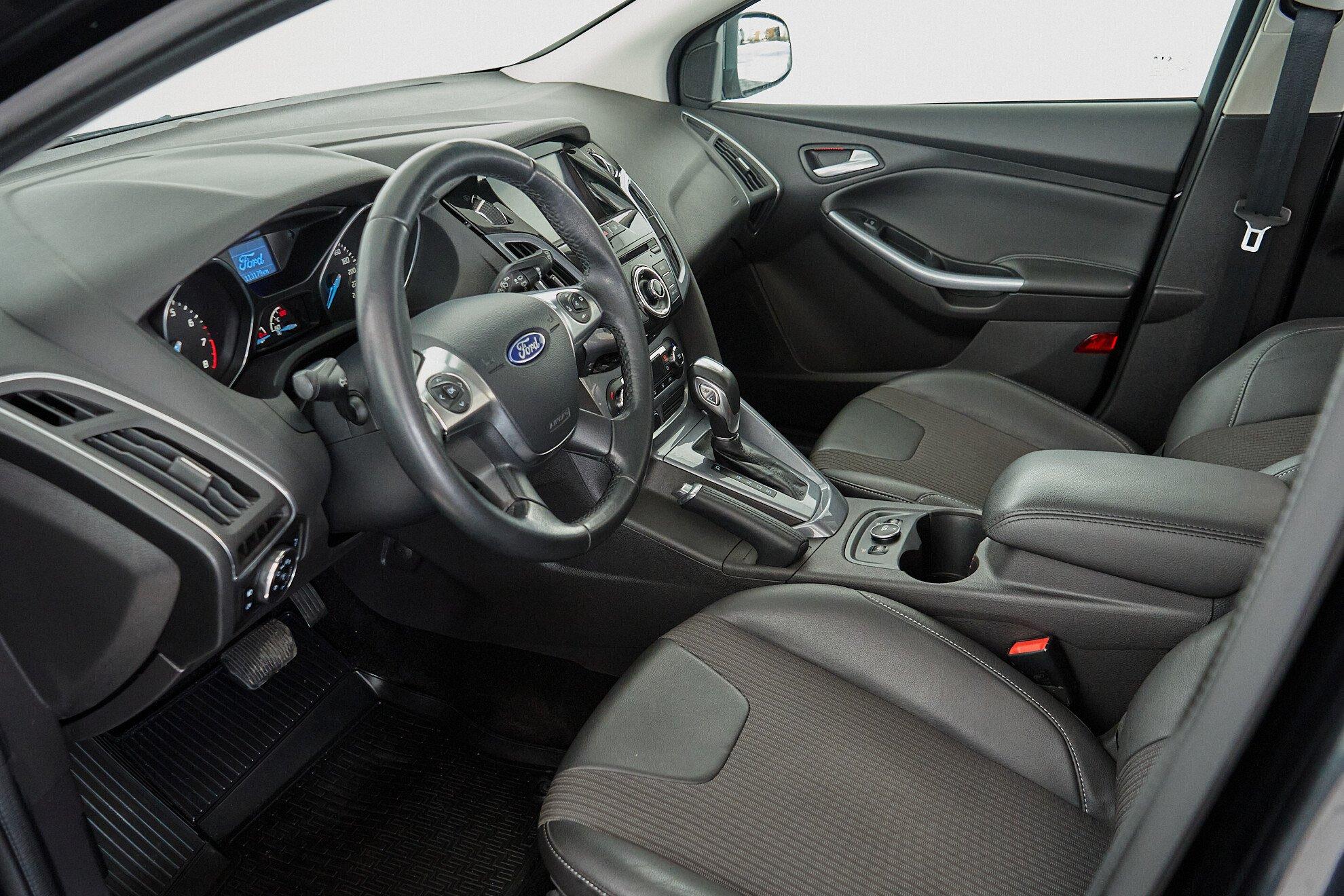 Ford Focus 2014, черный