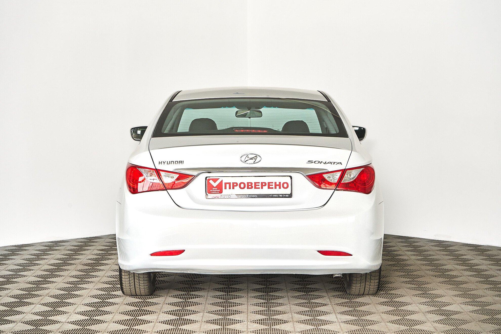 Hyundai Sonata 2012, белый