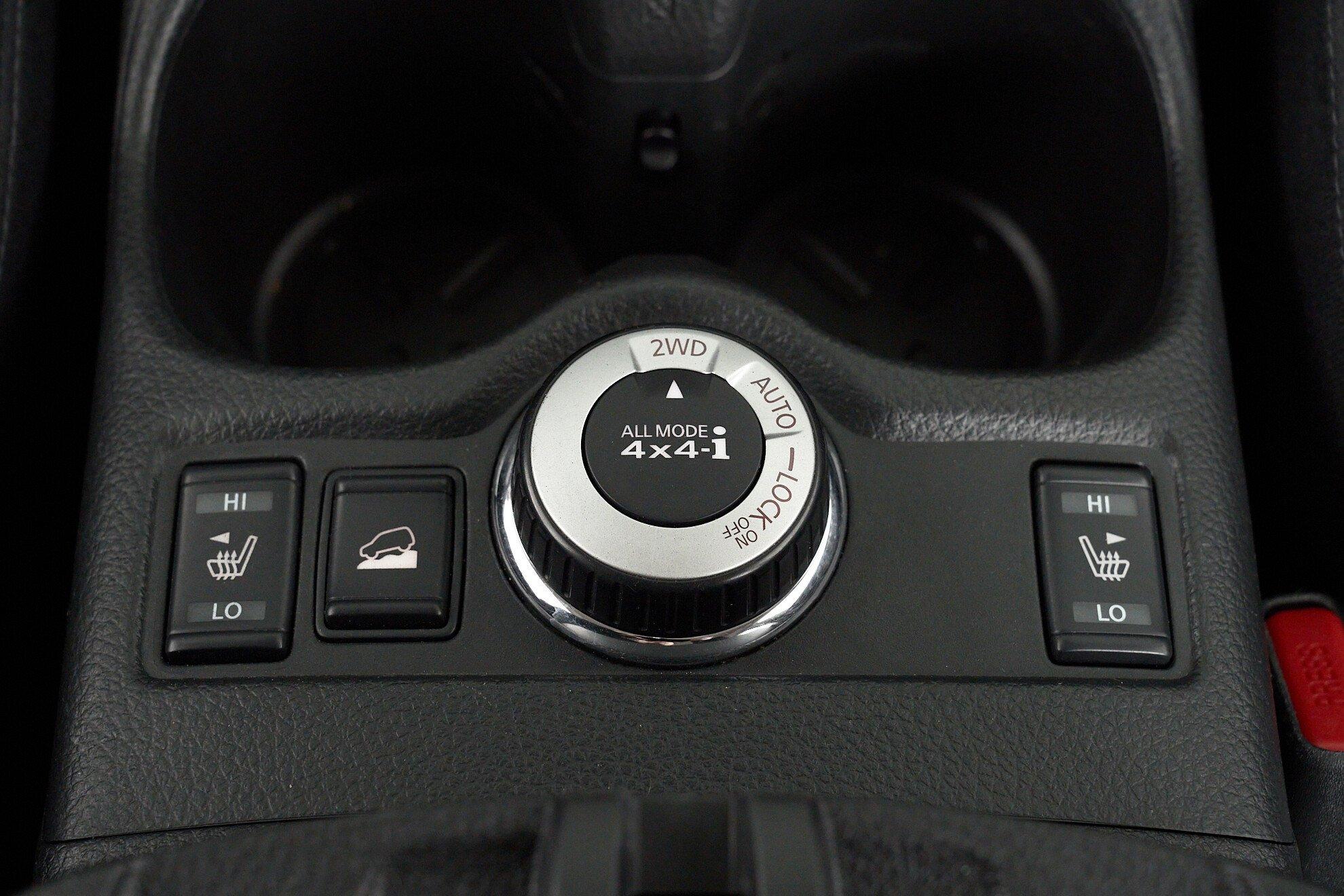 Nissan X-Trail 2015, черный