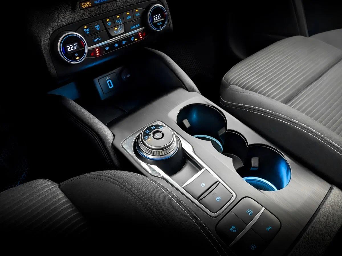 Ford Focus 2021, белый