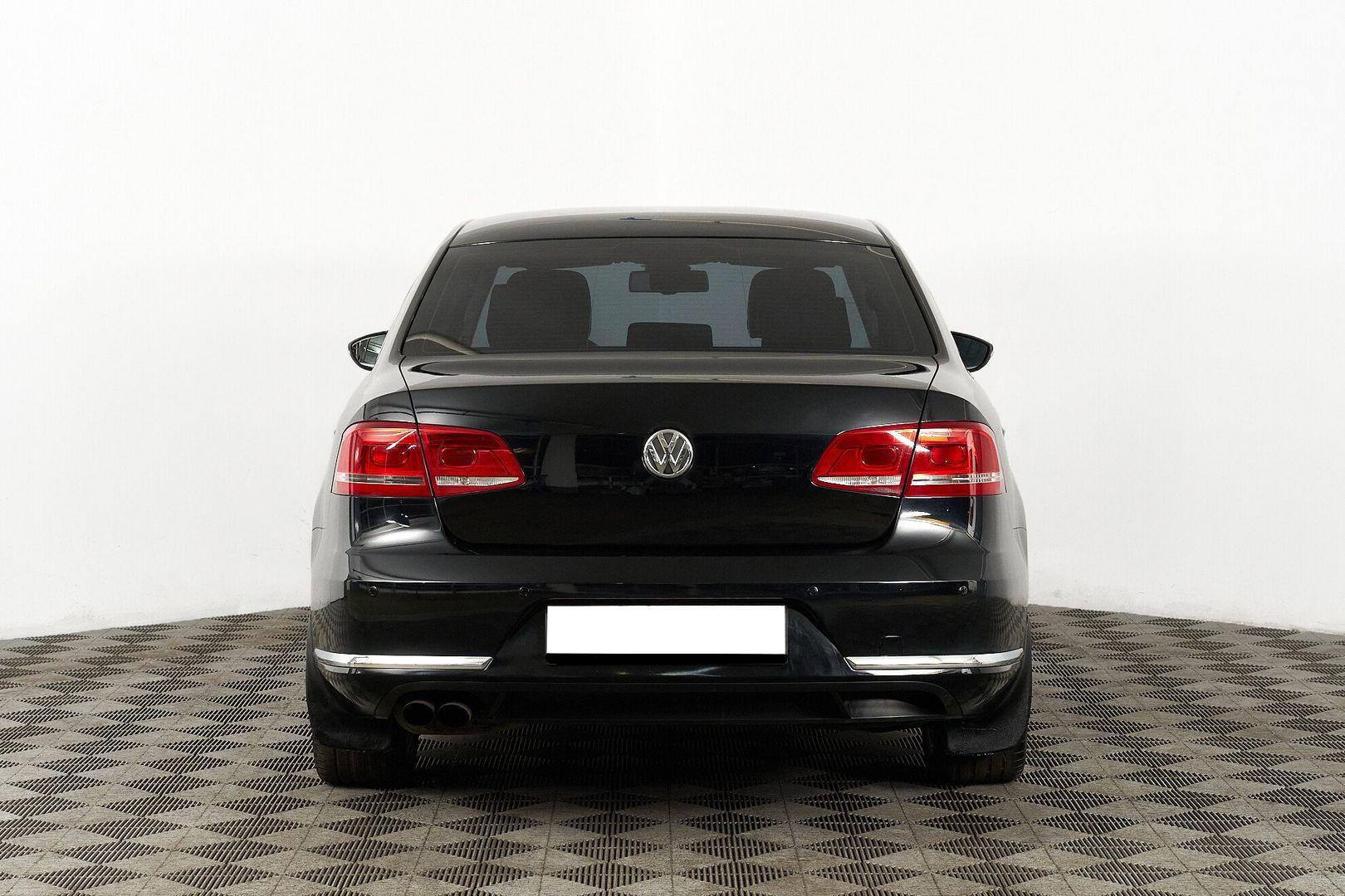 Volkswagen Passat 2011, черный