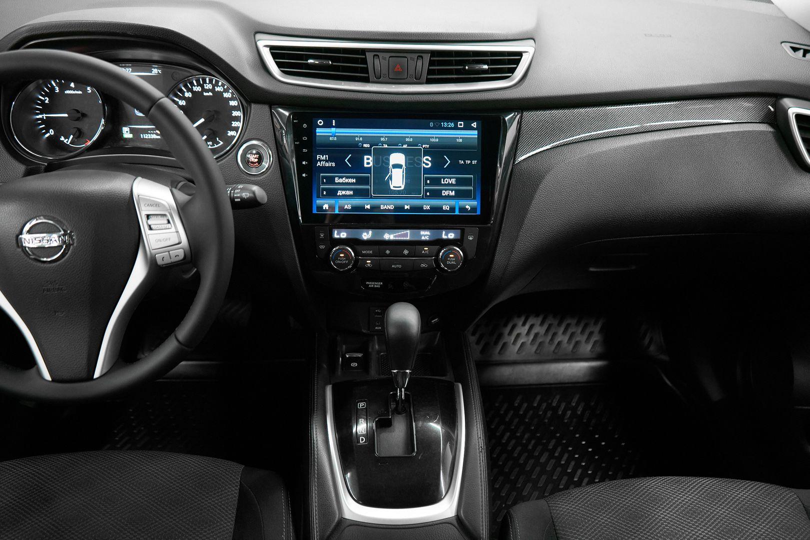 Nissan X-Trail 2018, черный