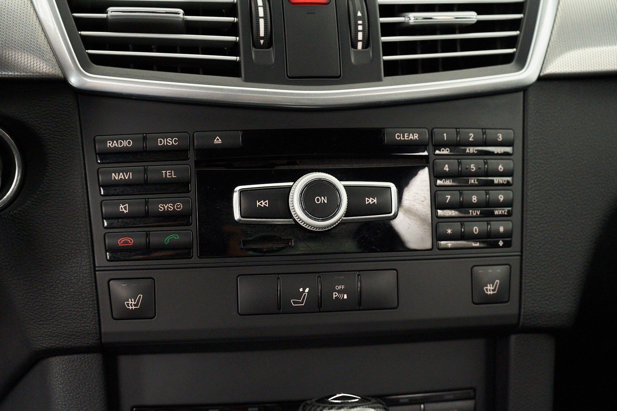 Mercedes-Benz E-Класс 2011, белый