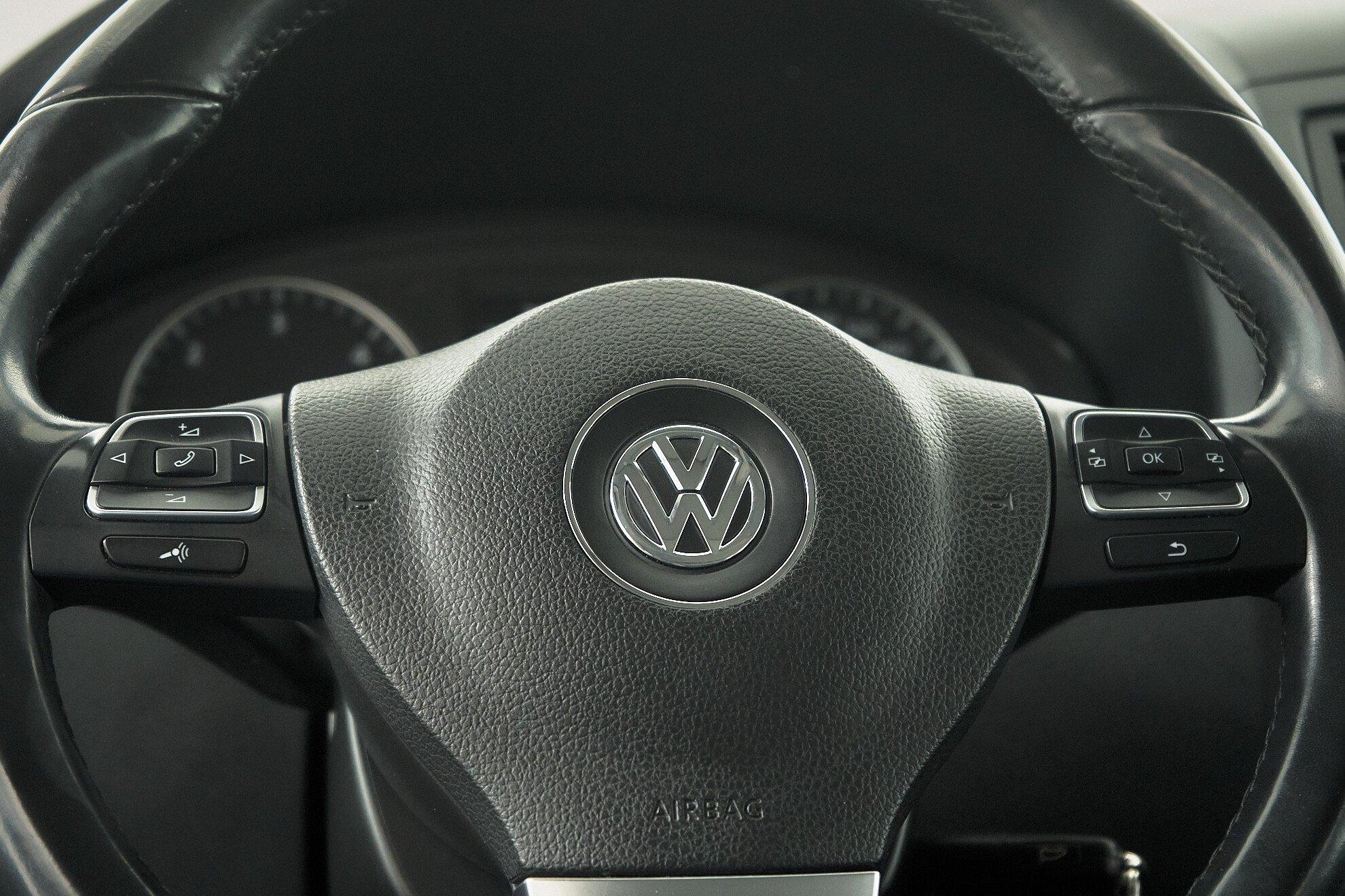 Volkswagen Multivan 2013, белый