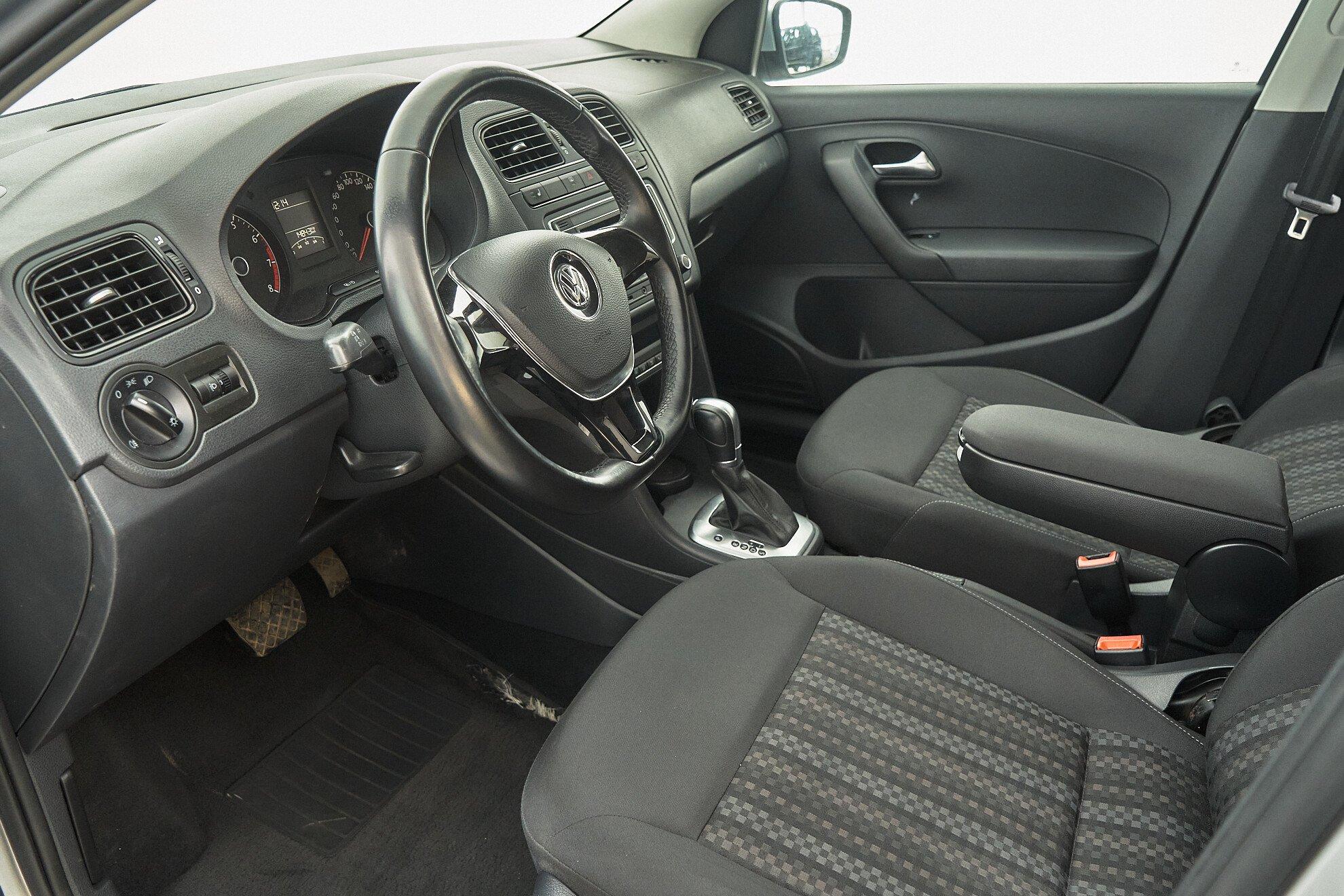 Volkswagen Polo 2019, серебряный