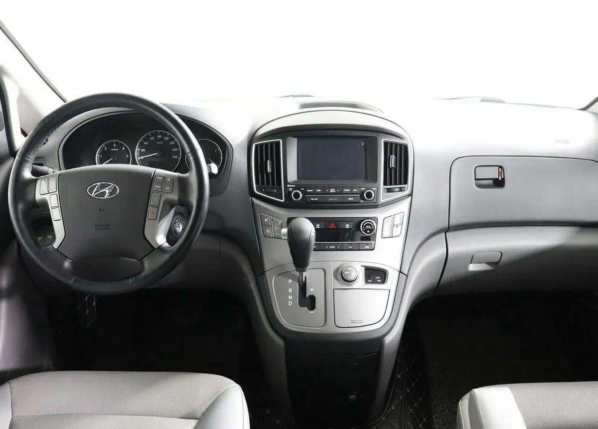 Hyundai Grand Starex 2017, черный