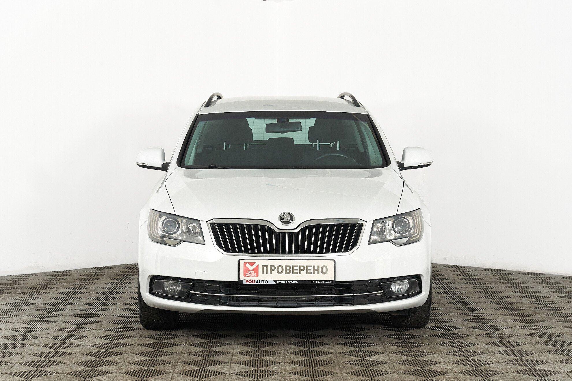 Skoda Superb 2014, белый