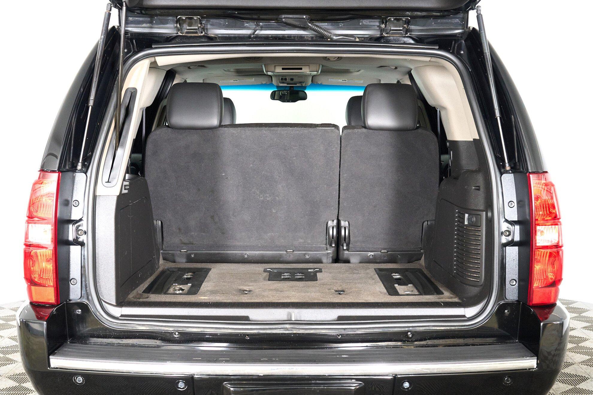 Chevrolet Tahoe 2013, черный