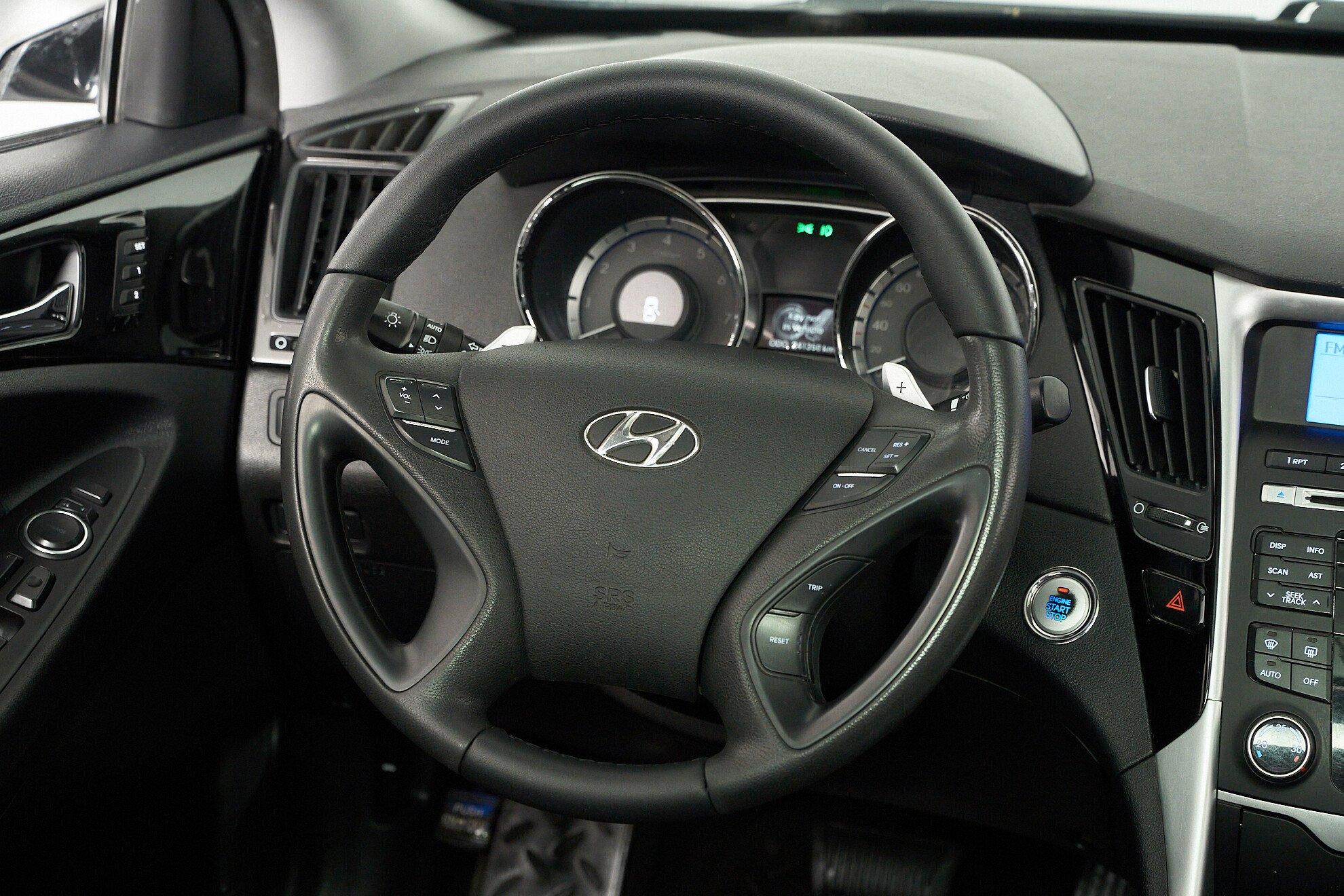 Hyundai Sonata 2011, серебряный