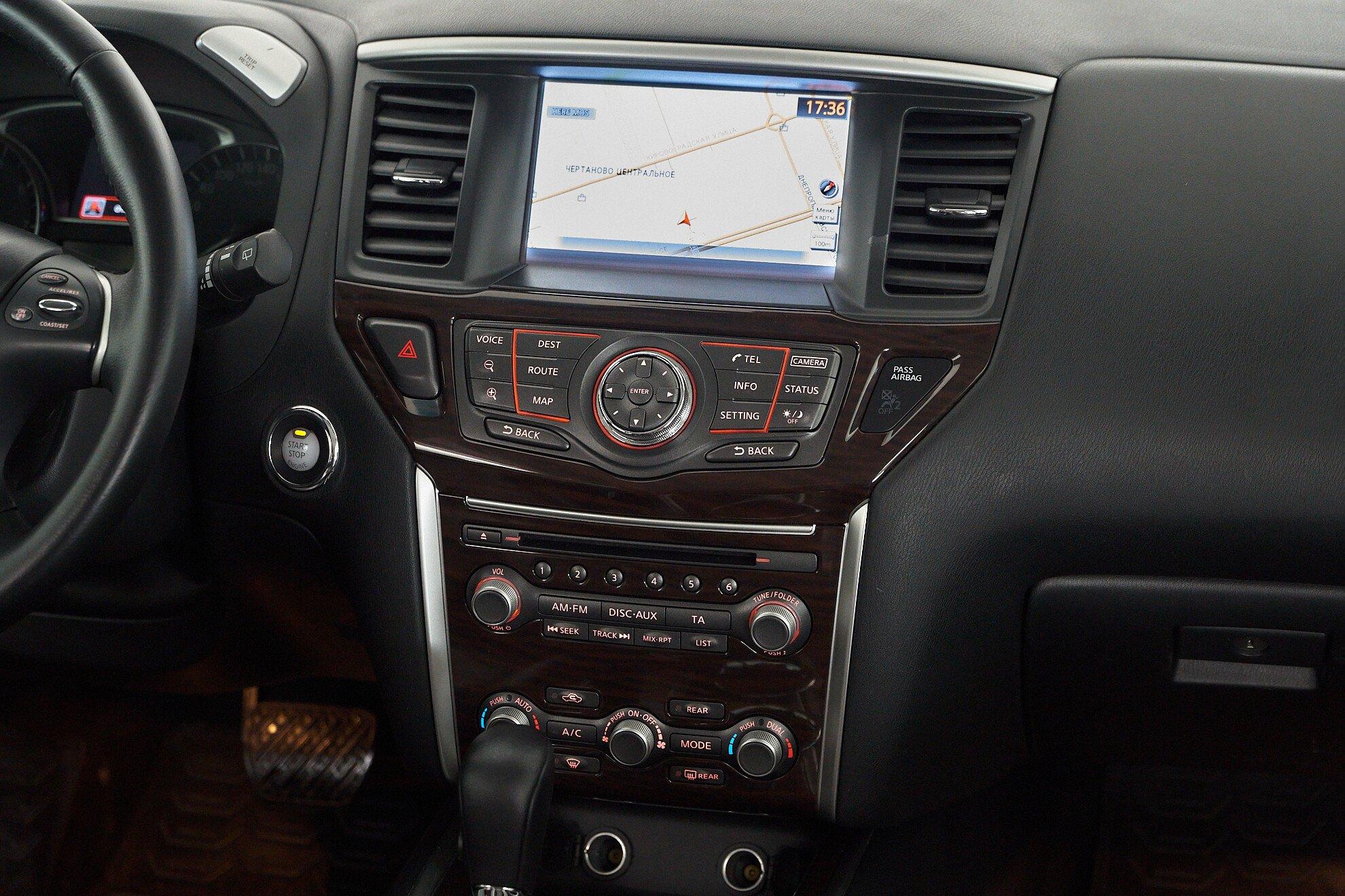 Nissan Pathfinder 2014, серый