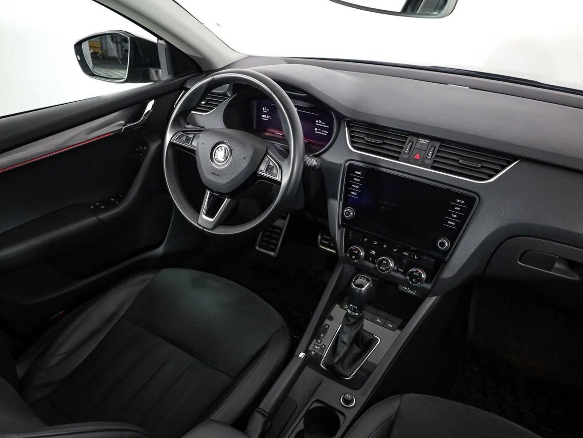Skoda Octavia 2019, черный