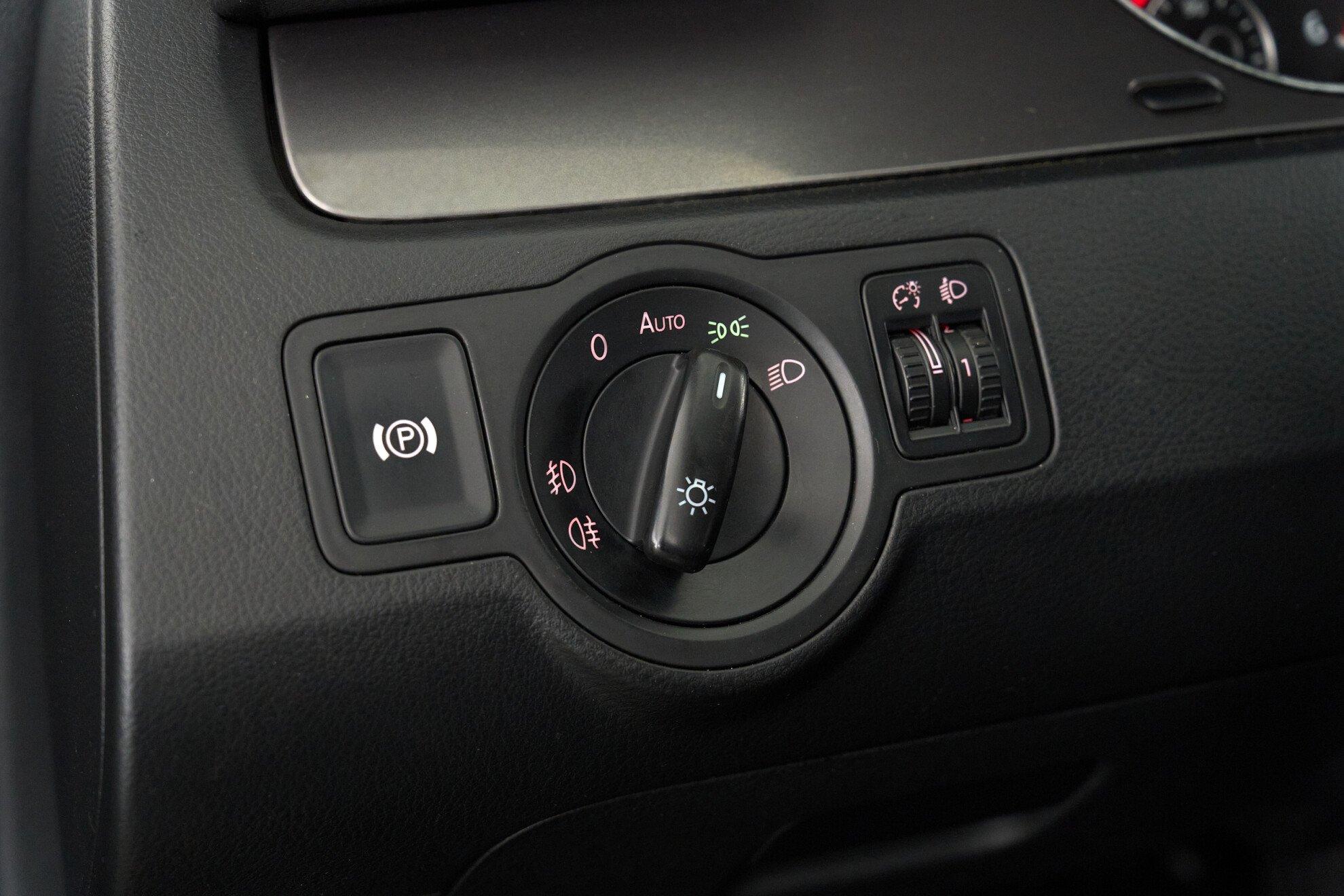 Volkswagen Passat 2010, черный