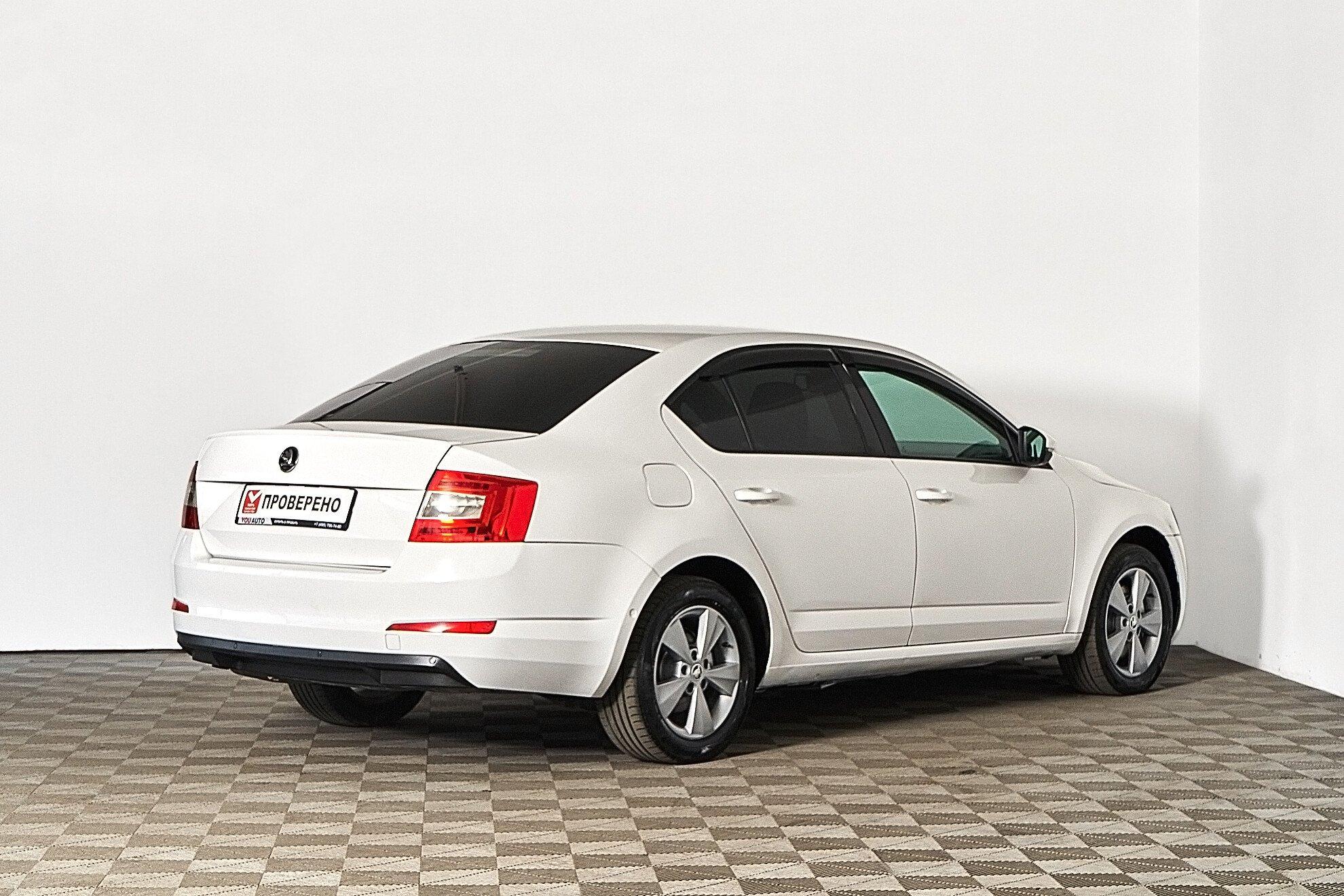 Skoda Octavia 2016, белый