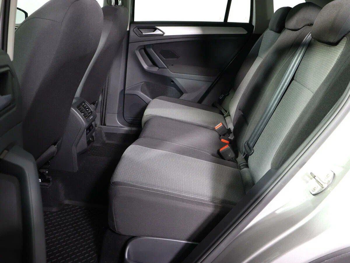 Volkswagen Tiguan 2020, серебряный