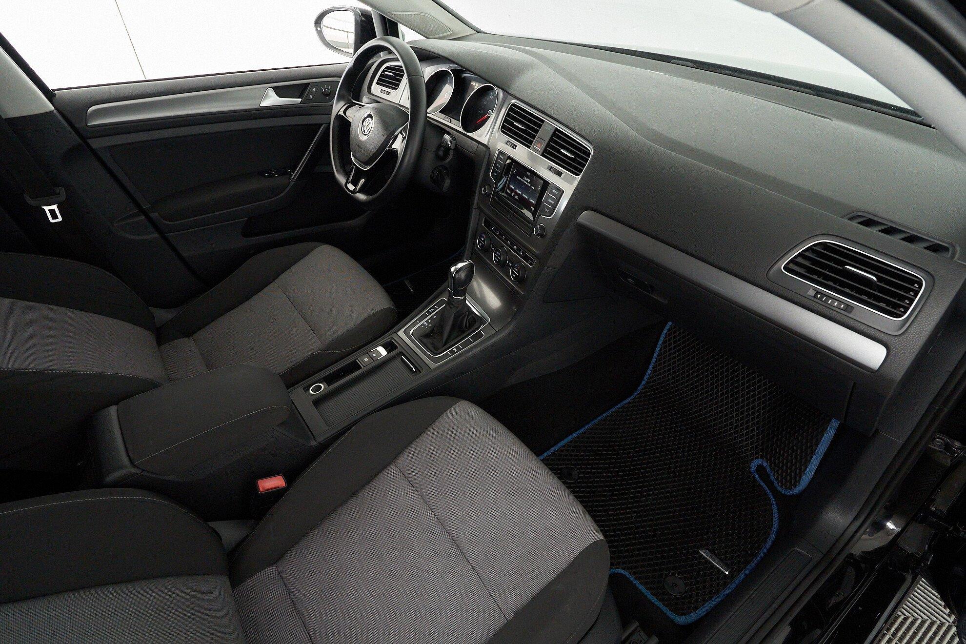 Volkswagen Golf 2013, черный
