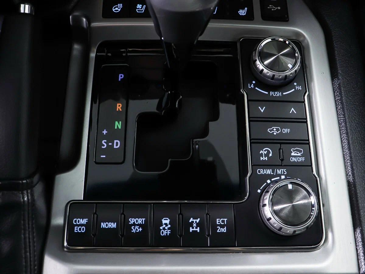Toyota Land Cruiser 2019, черный