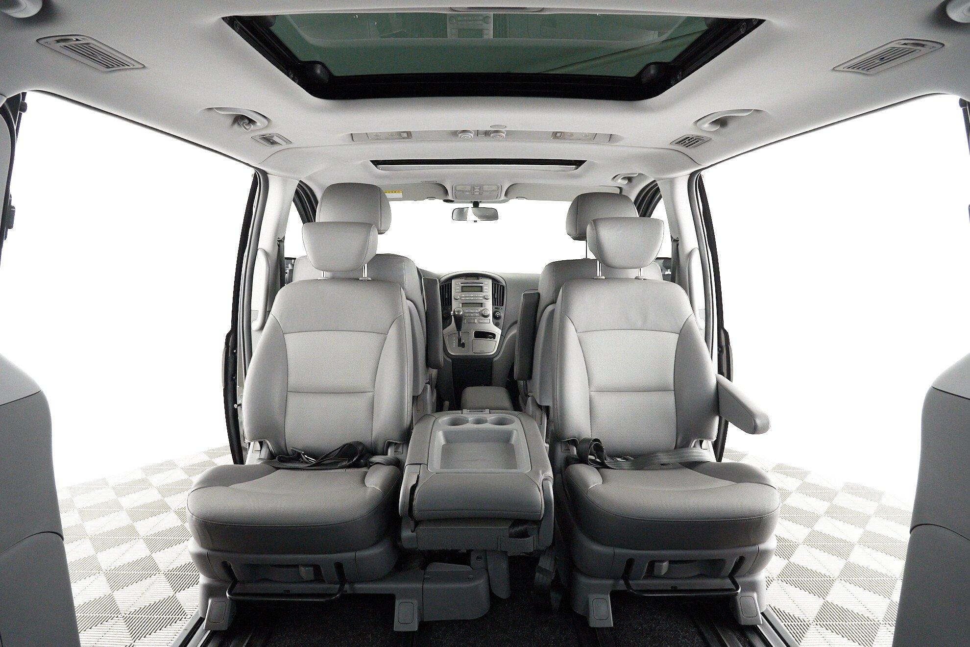 Hyundai Grand Starex 2011, черный