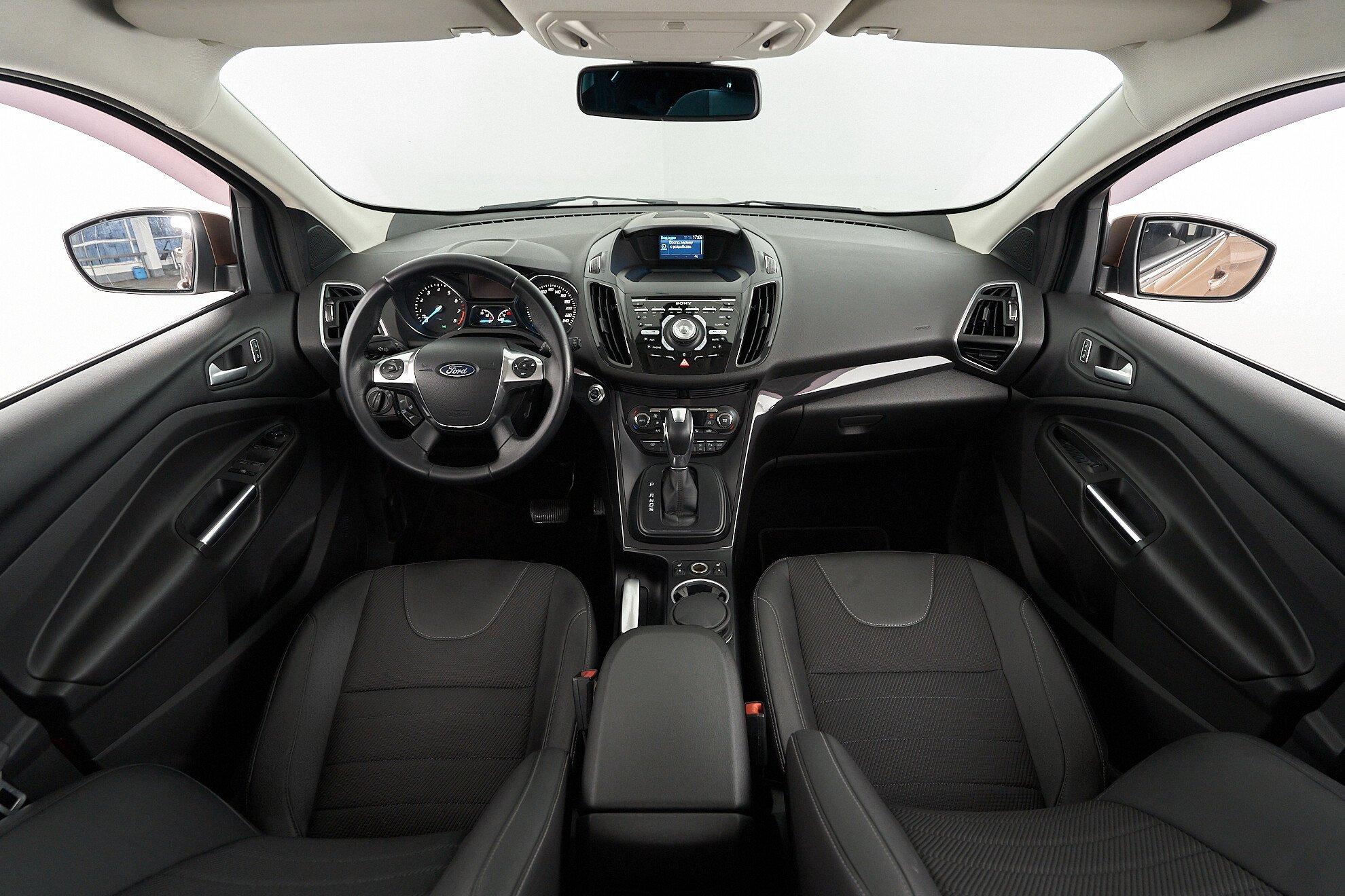 Ford Kuga 2013, коричневый