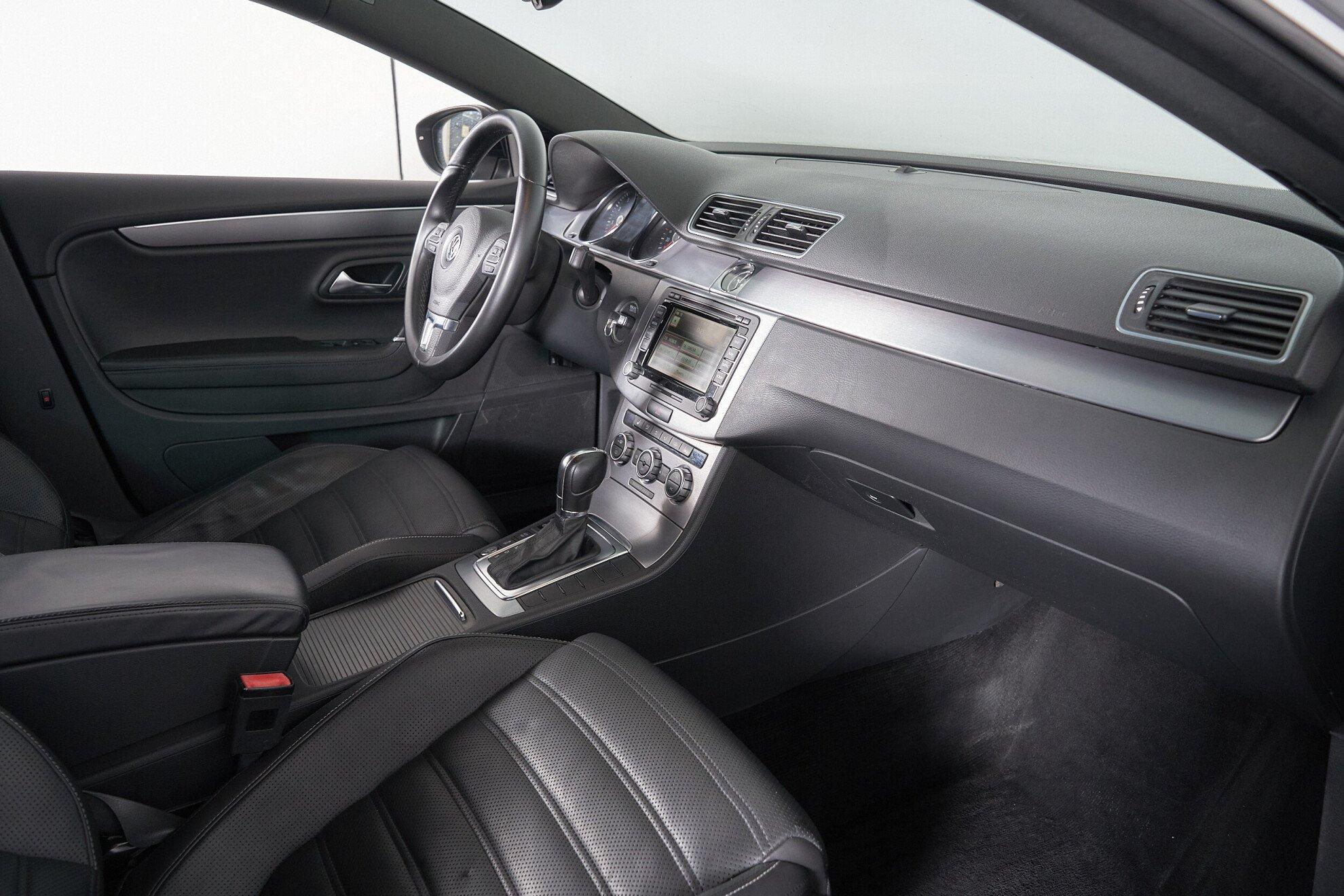 Volkswagen Passat CC 2015, черный