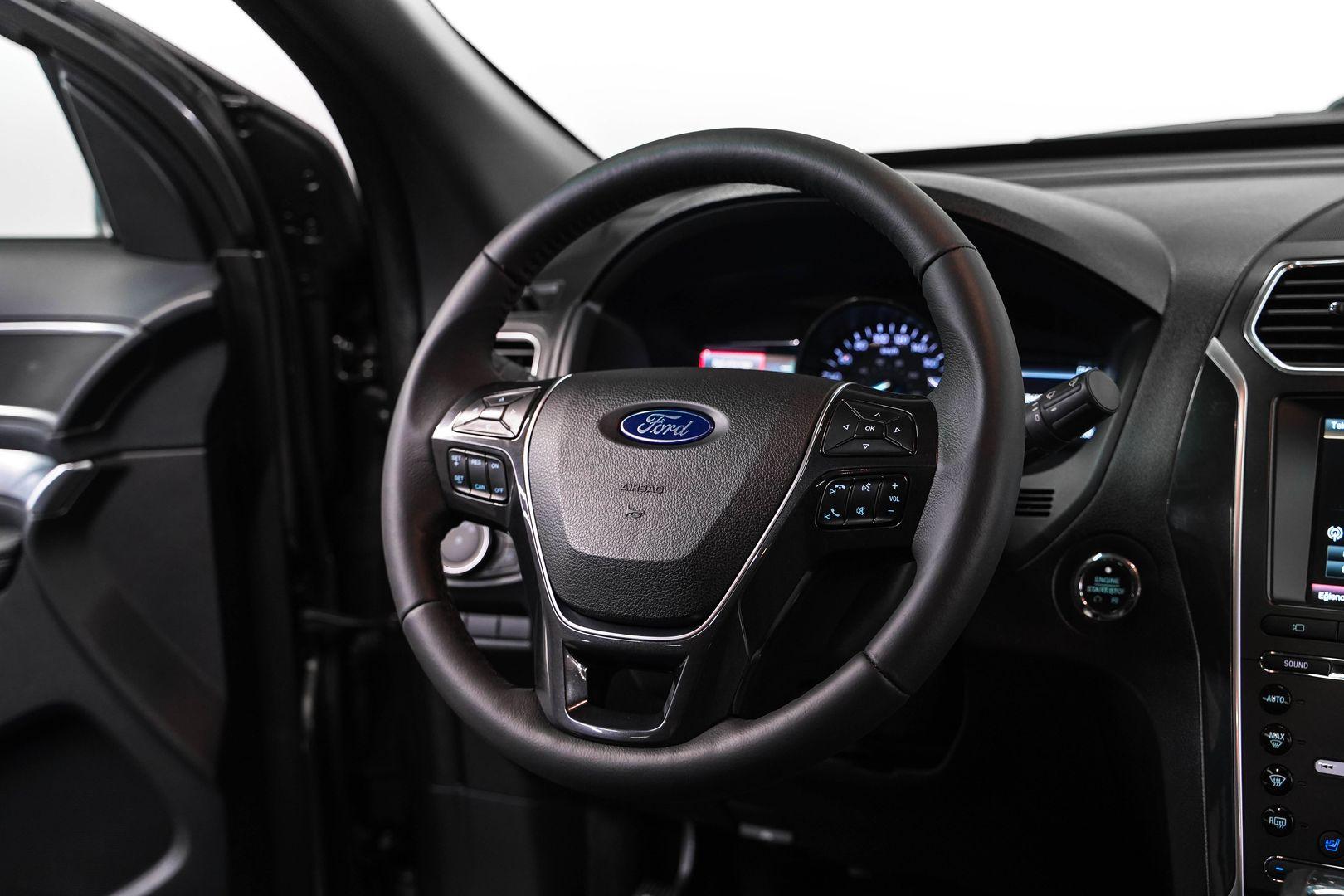 Ford Explorer 2016, серый