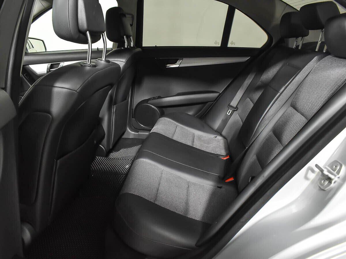 Mercedes-Benz C-Класс 2009, серебряный