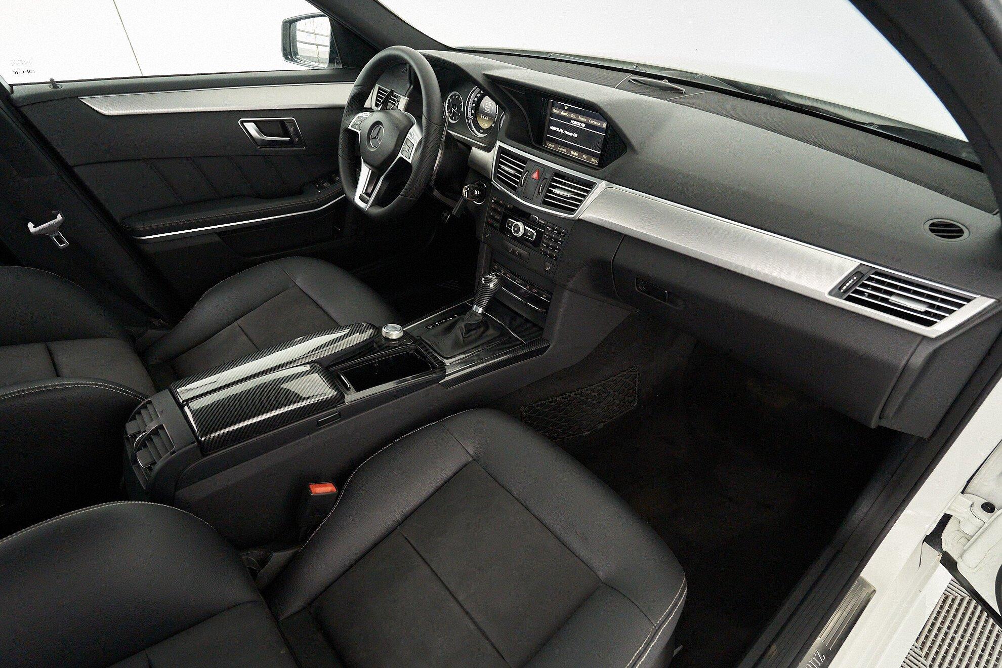 Mercedes-Benz E-Класс 2011, белый