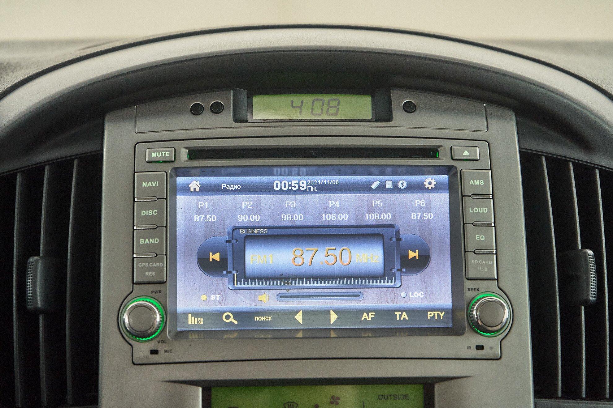 Hyundai Grand Starex 2008, серебряный