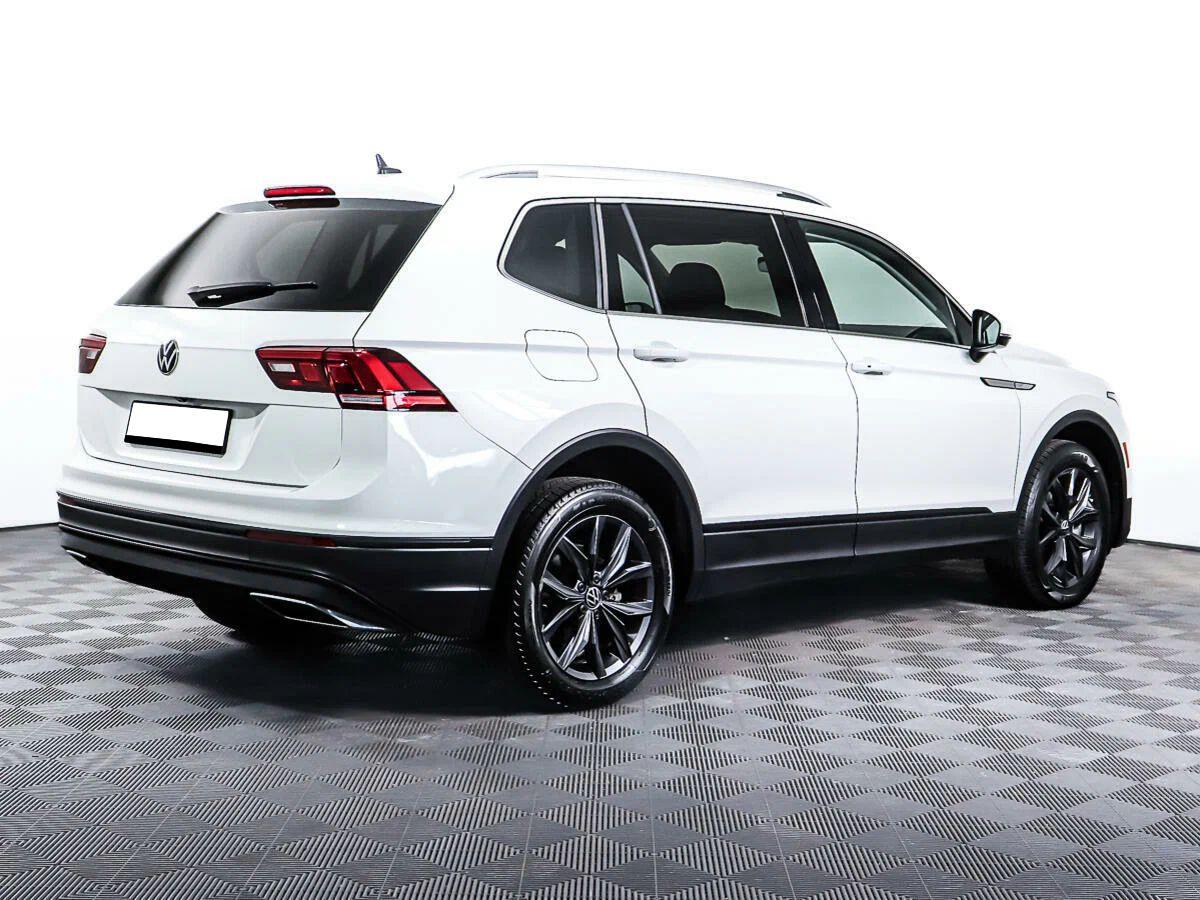Volkswagen Tiguan 2023, белый