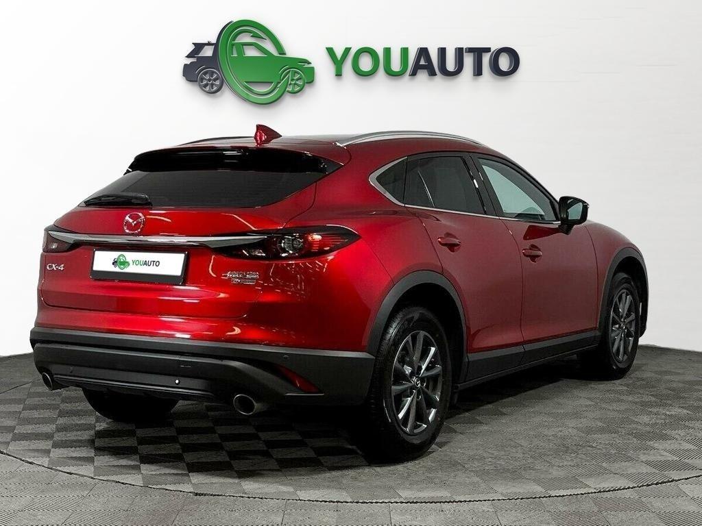 Mazda CX-4 2022, красный