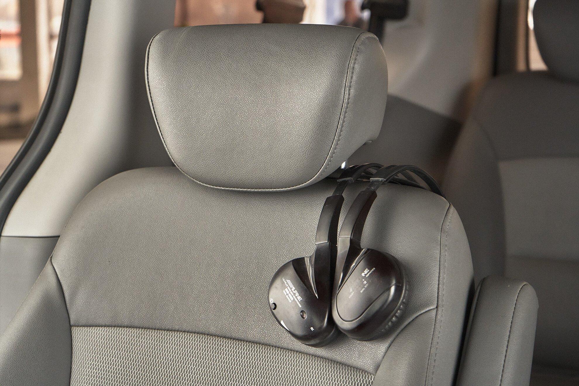 Hyundai Grand Starex 2012, серебряный