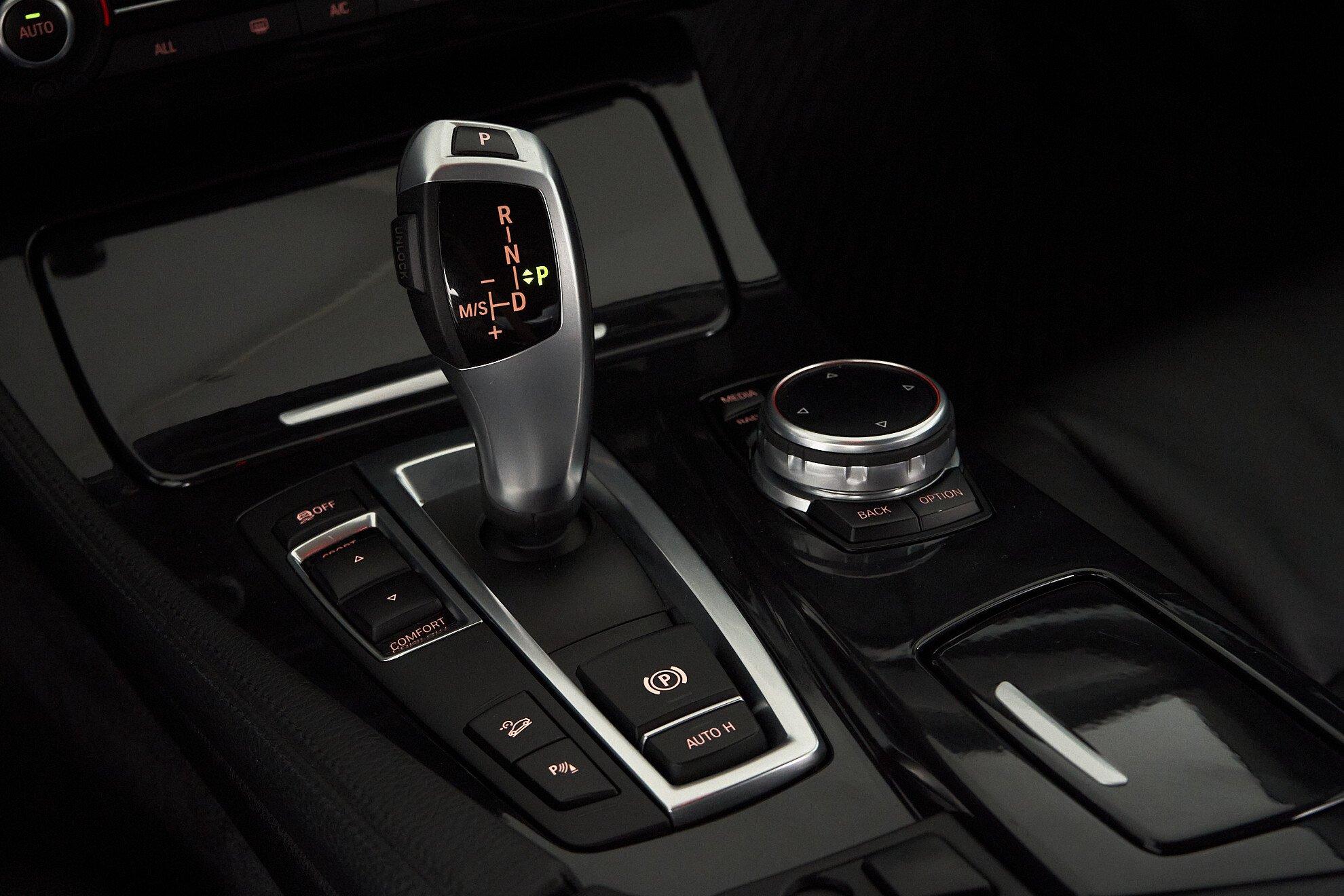 BMW 5 серии 2012, черный