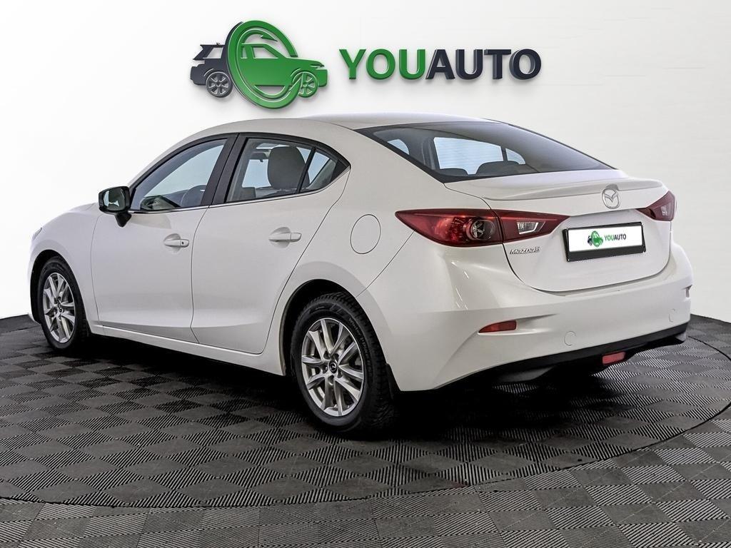 Mazda 3 2019, белый