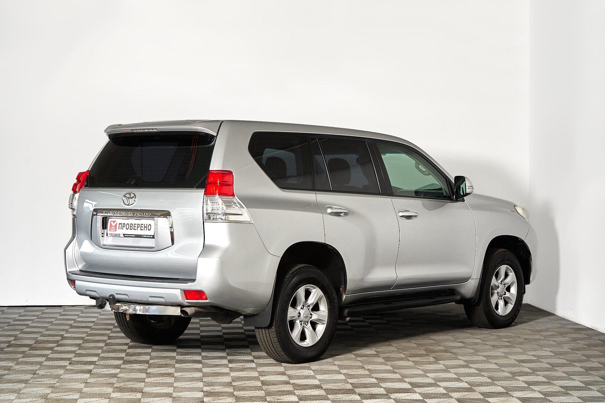 Toyota Land Cruiser Prado 2010, серебряный